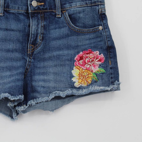 Old Navy Floral Embroidered Cut Off Boyfriend Shorts Jean Denim Size 6R - Picture 2 of 5